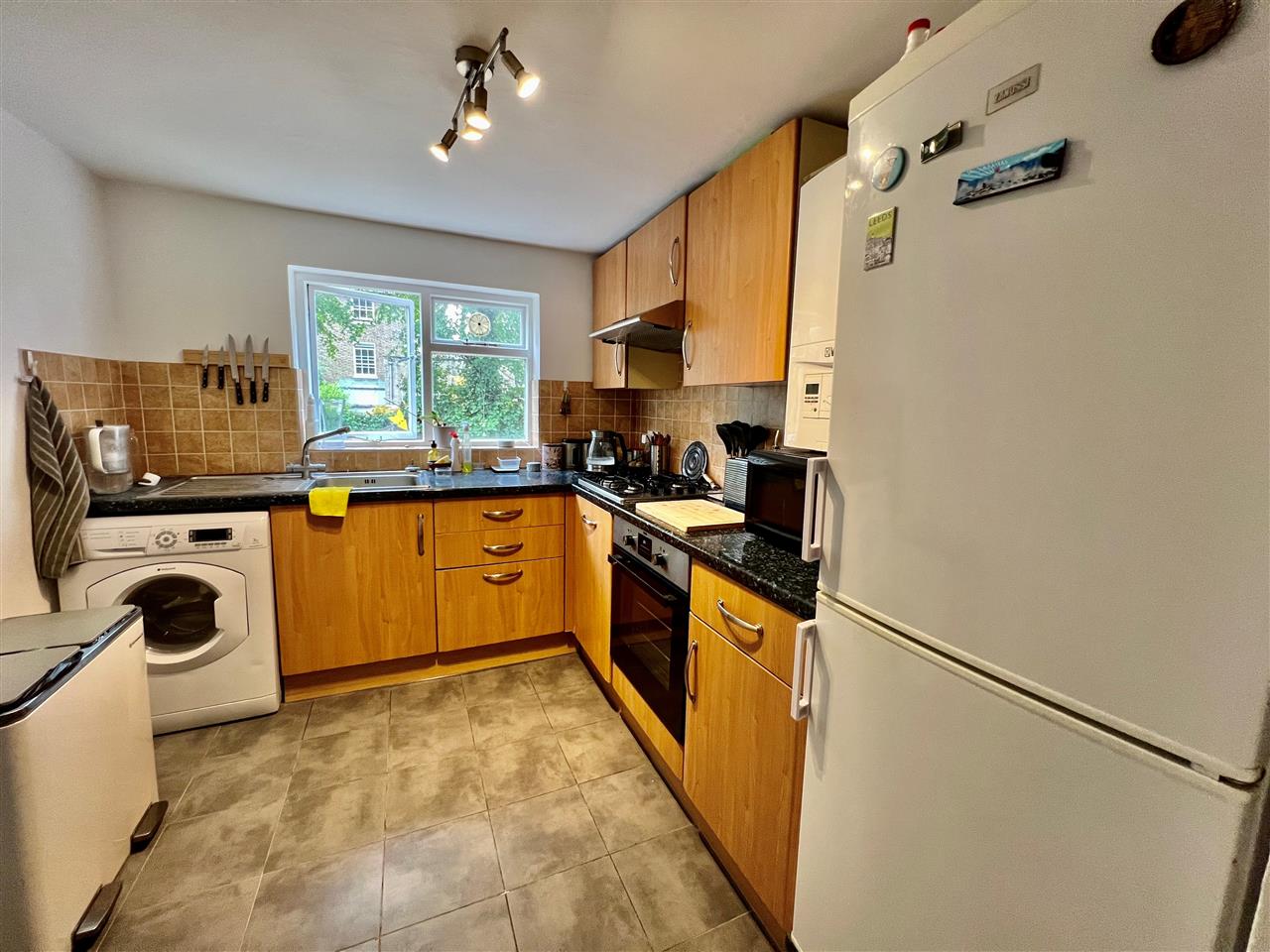 1 bed flat to rent in Gaisford Street  - Property Image 5