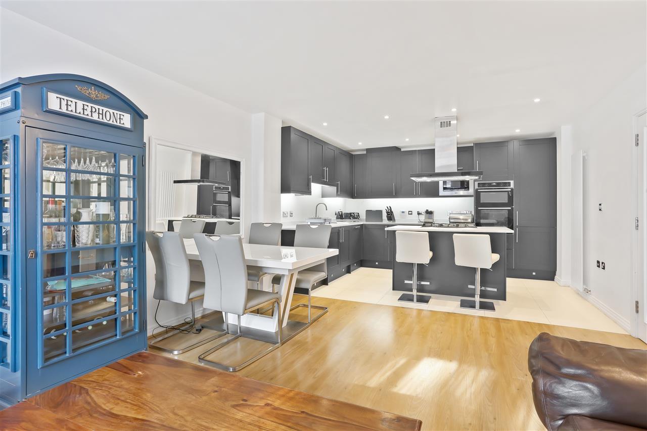 CHAIN FREE! An immaculately presented, recently modernised and spacious (approximately 1089 Sq Ft / 101 Sq M) terraced two storey house situated in a sought after modern gated development that is within close proximity to the multiple shopping and transport facilities of Holloway Road including ...