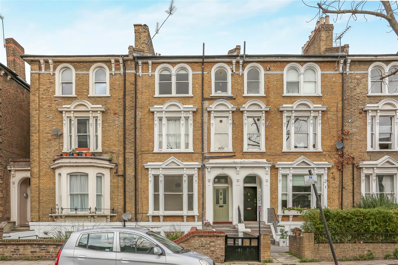 A well presented and newly decorated raised ground floor apartment forming part of a converted Victorian property providing approximately 466.sq.ft / 43.sq.m (including restricted head height in cupboard) situated within close proximity to local shops, bars, cafes and restaurants together with ...