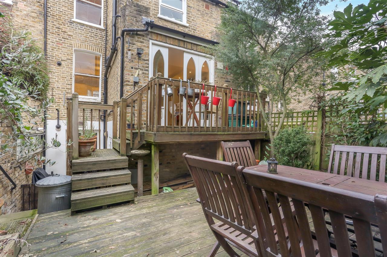 4 bed flat for sale in Corinne Road  - Property Image 9