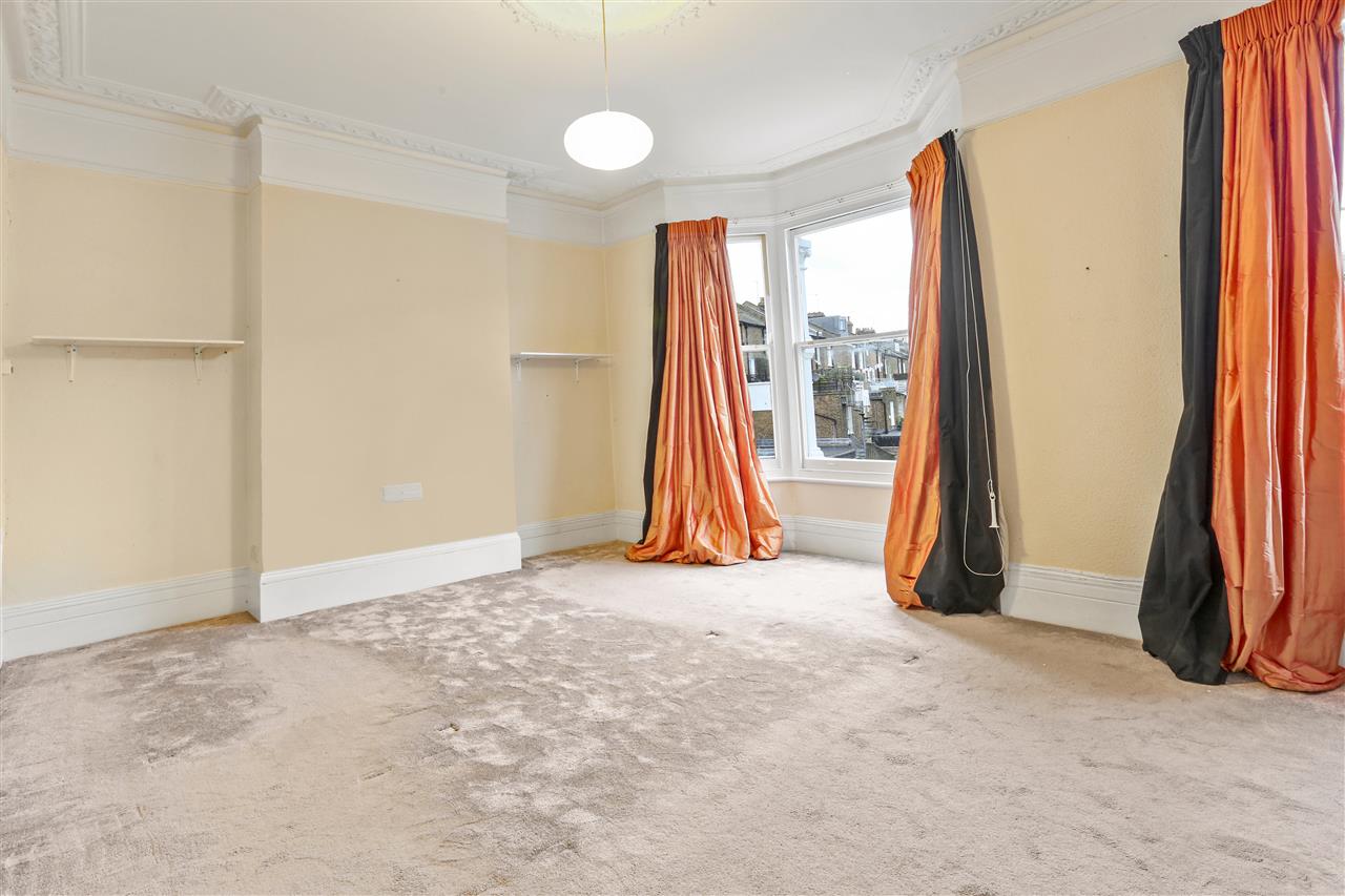 3 bed flat for sale in Archibald Road 1