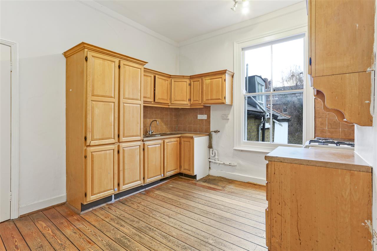 3 bed flat for sale in Archibald Road  - Property Image 3