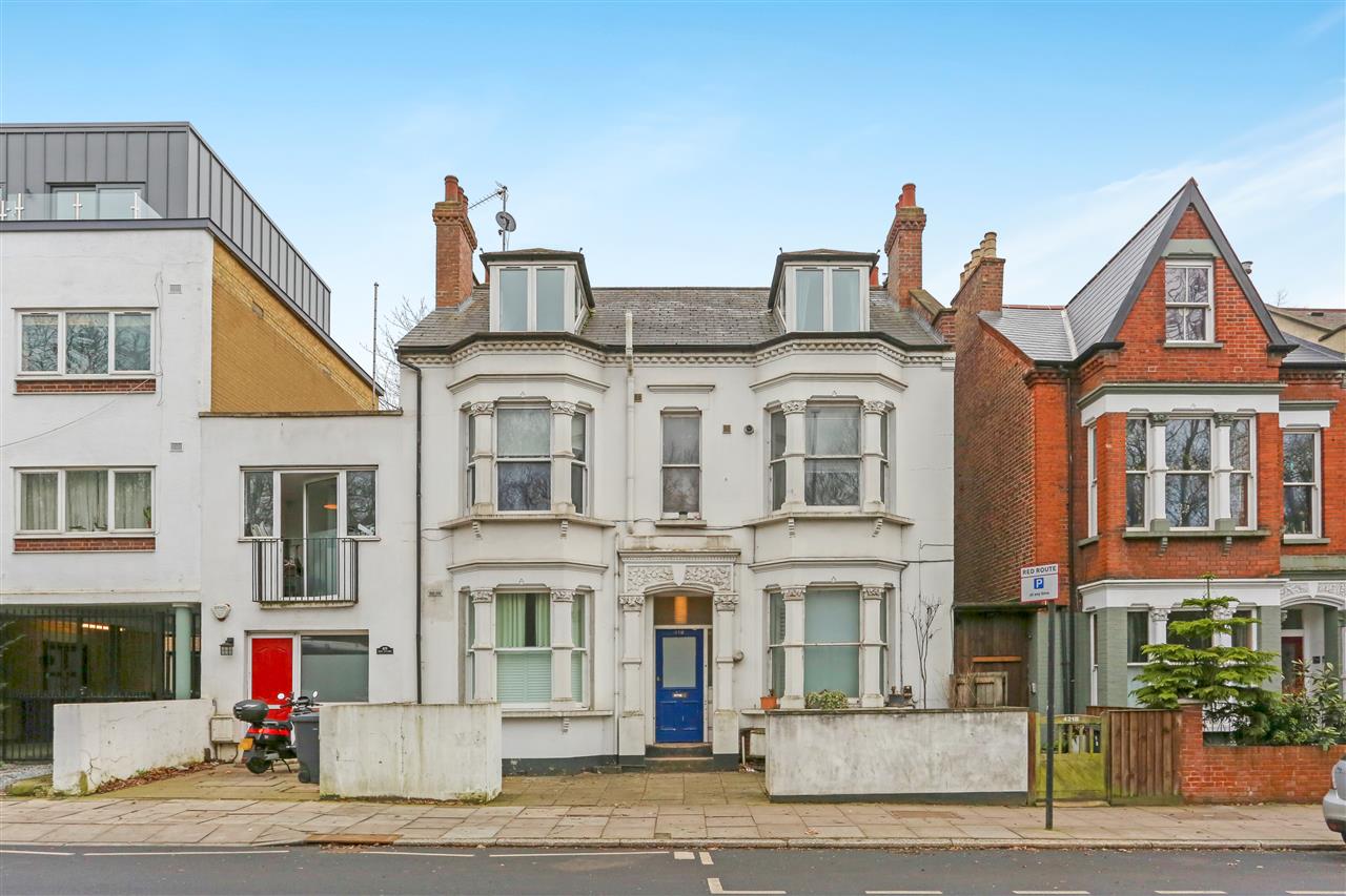 2 bed flat for sale in Archway Road  - Property Image 3