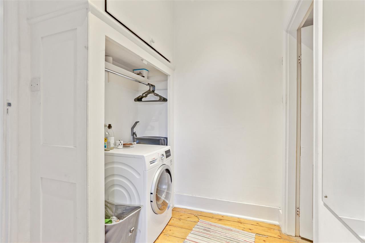 2 bed flat for sale in Carleton Road 14