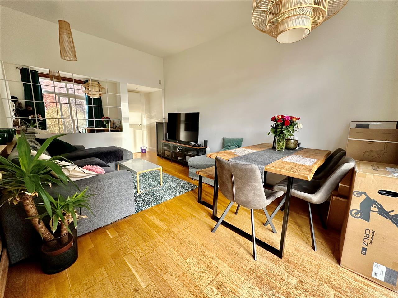 2 bed flat to rent in Bramshill Gardens  - Property Image 2