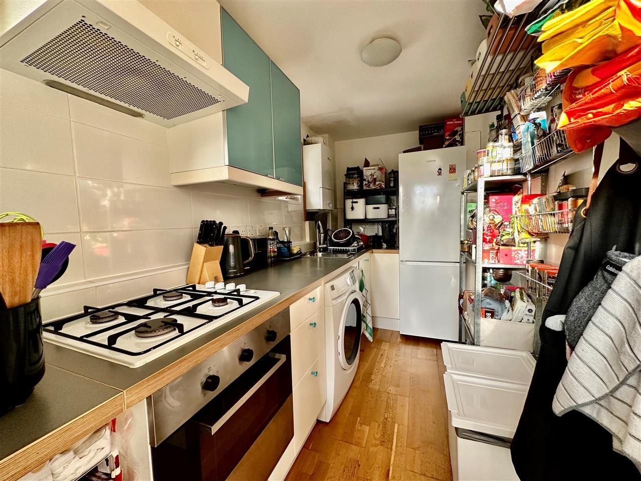 2 bed flat to rent in Bramshill Gardens  - Property Image 6