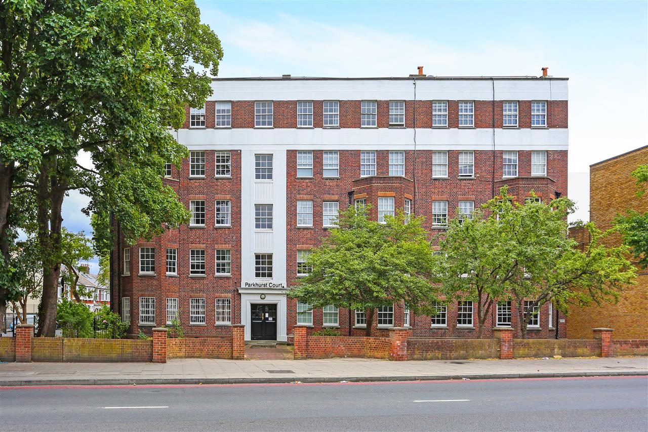 2 bed flat for sale in Warlters Road  - Property Image 2
