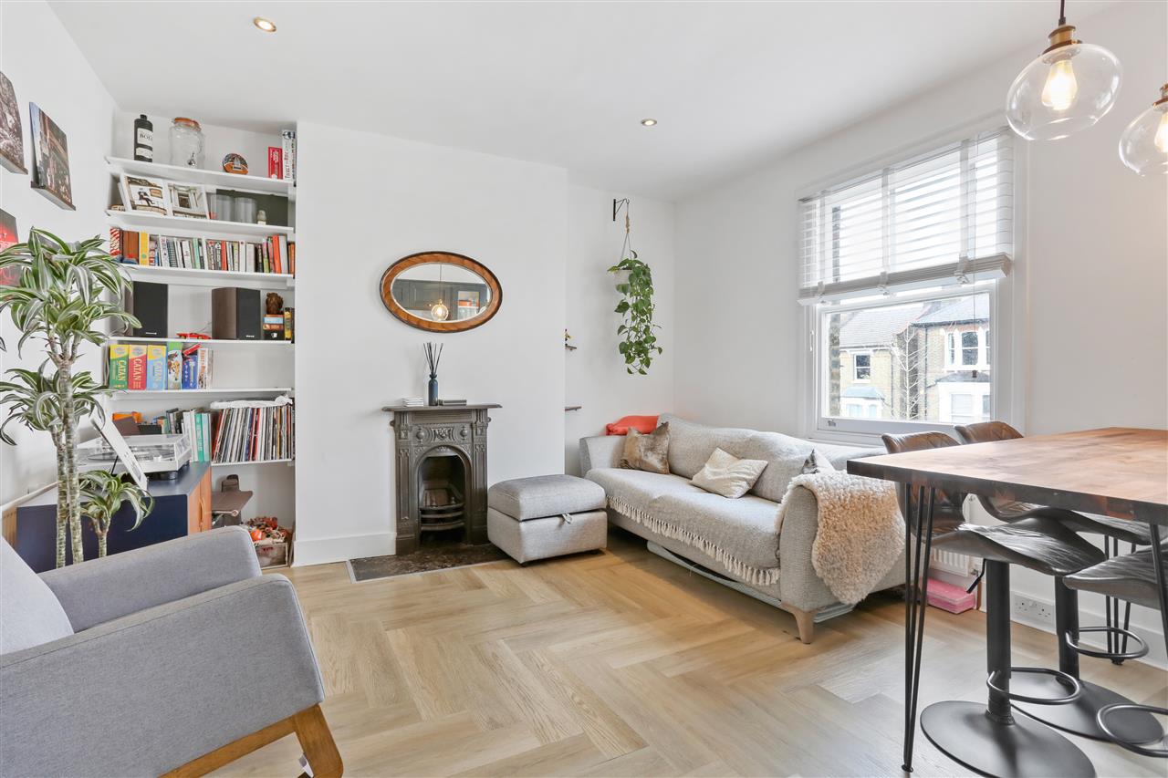 2 bed flat for sale in Tufnell Park Road 3