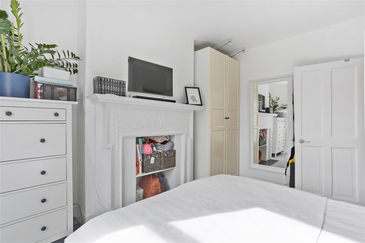 2 bed flat for sale in Tufnell Park Road  - Property Image 16