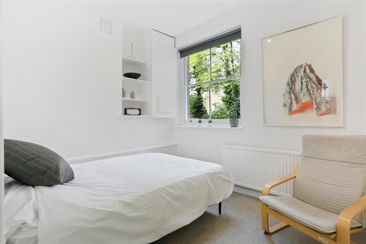 2 bed flat for sale in Tabley Road  - Property Image 3
