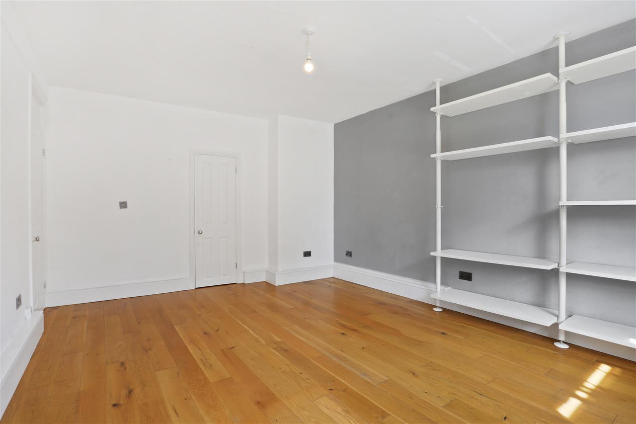 1 bed flat for sale in Wedmore Street  - Property Image 4