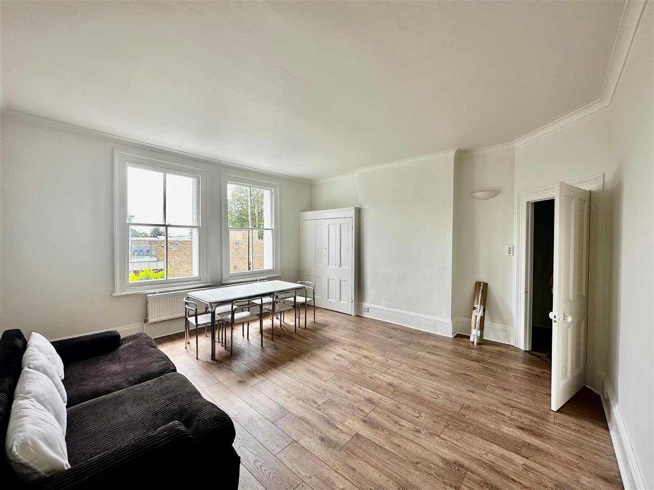 2 bed flat to rent in Hornsey Lane 9