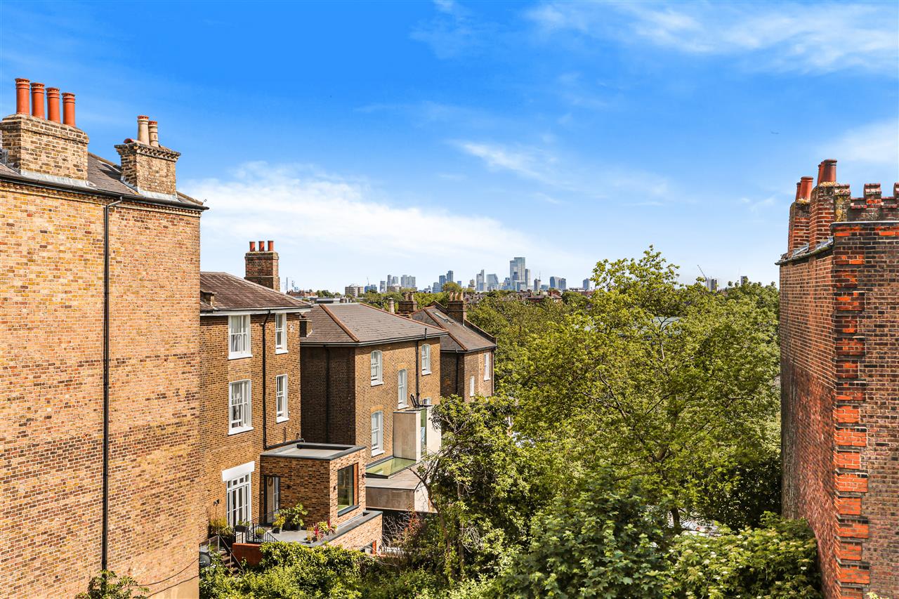 2 bed flat for sale in Chetwynd Road 1