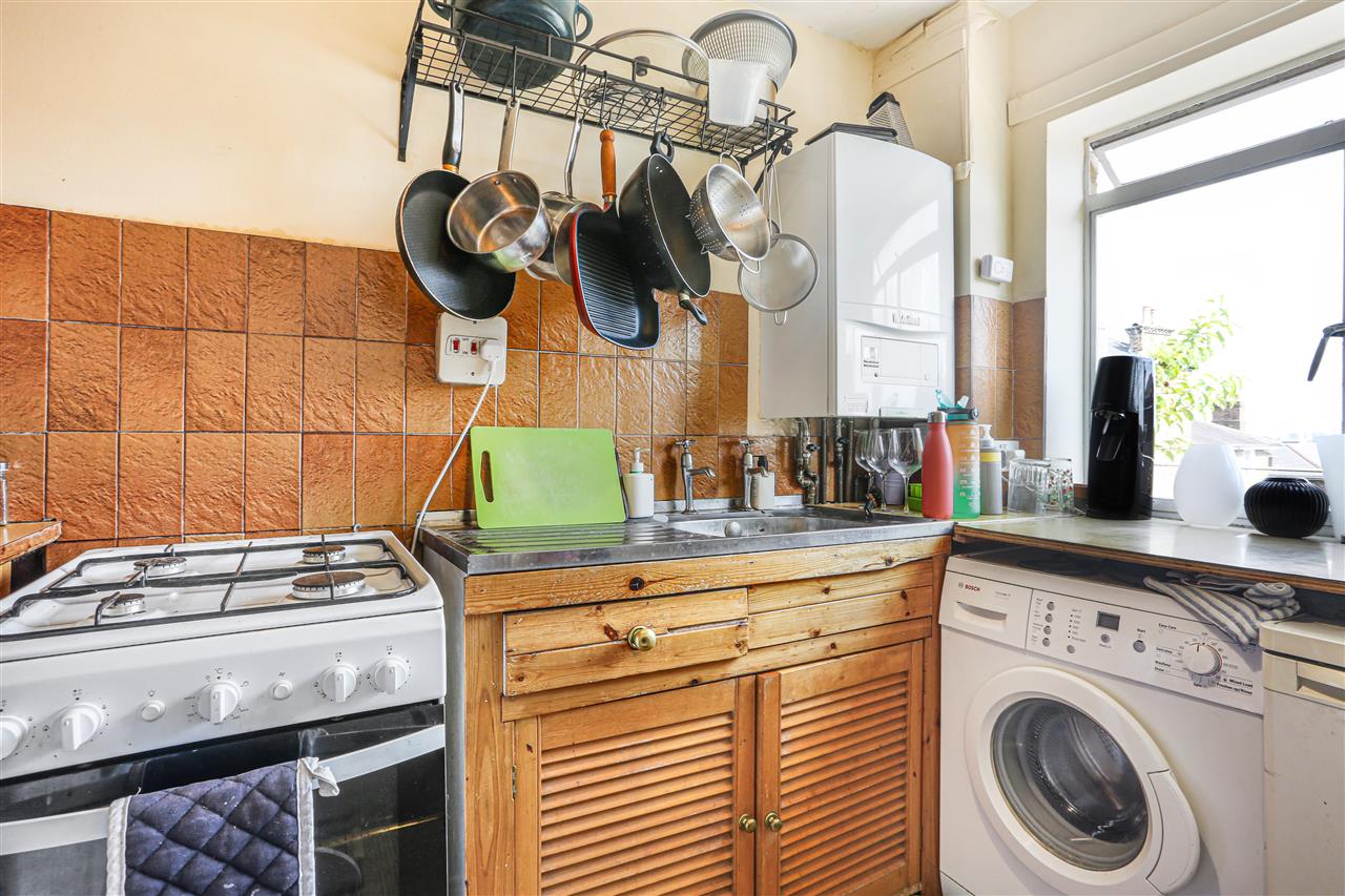 2 bed flat for sale in Chetwynd Road 12