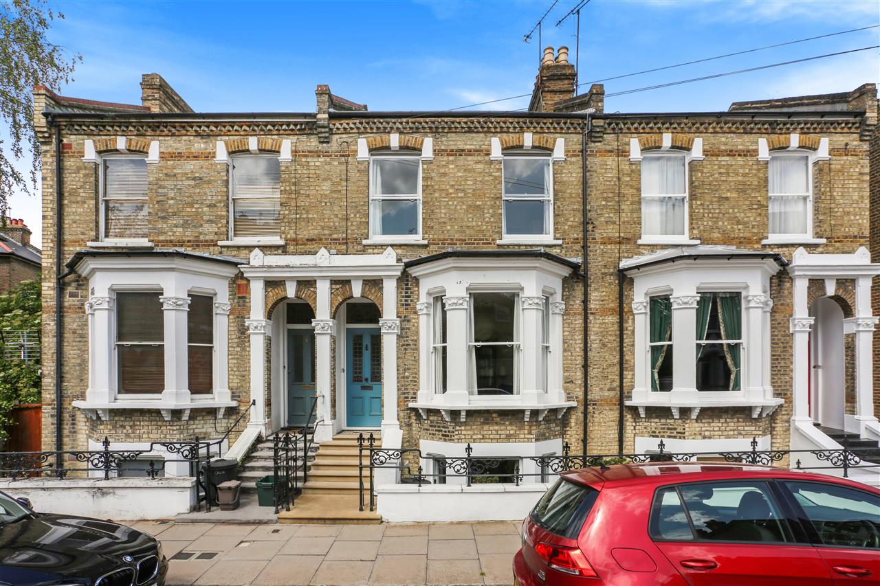 5 bed terraced house for sale in Celia Road 1