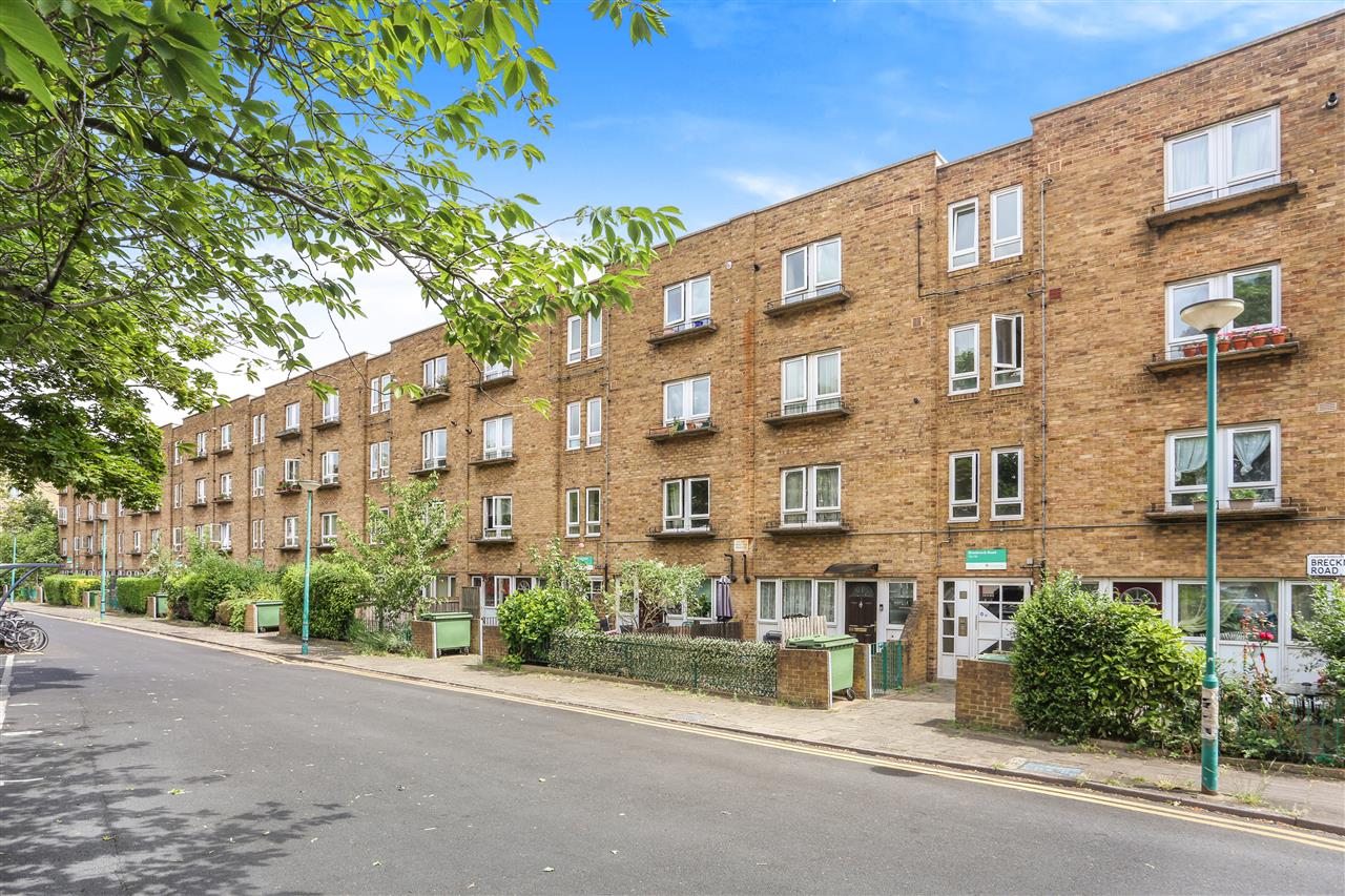 1 bed flat for sale in Brecknock Road 1