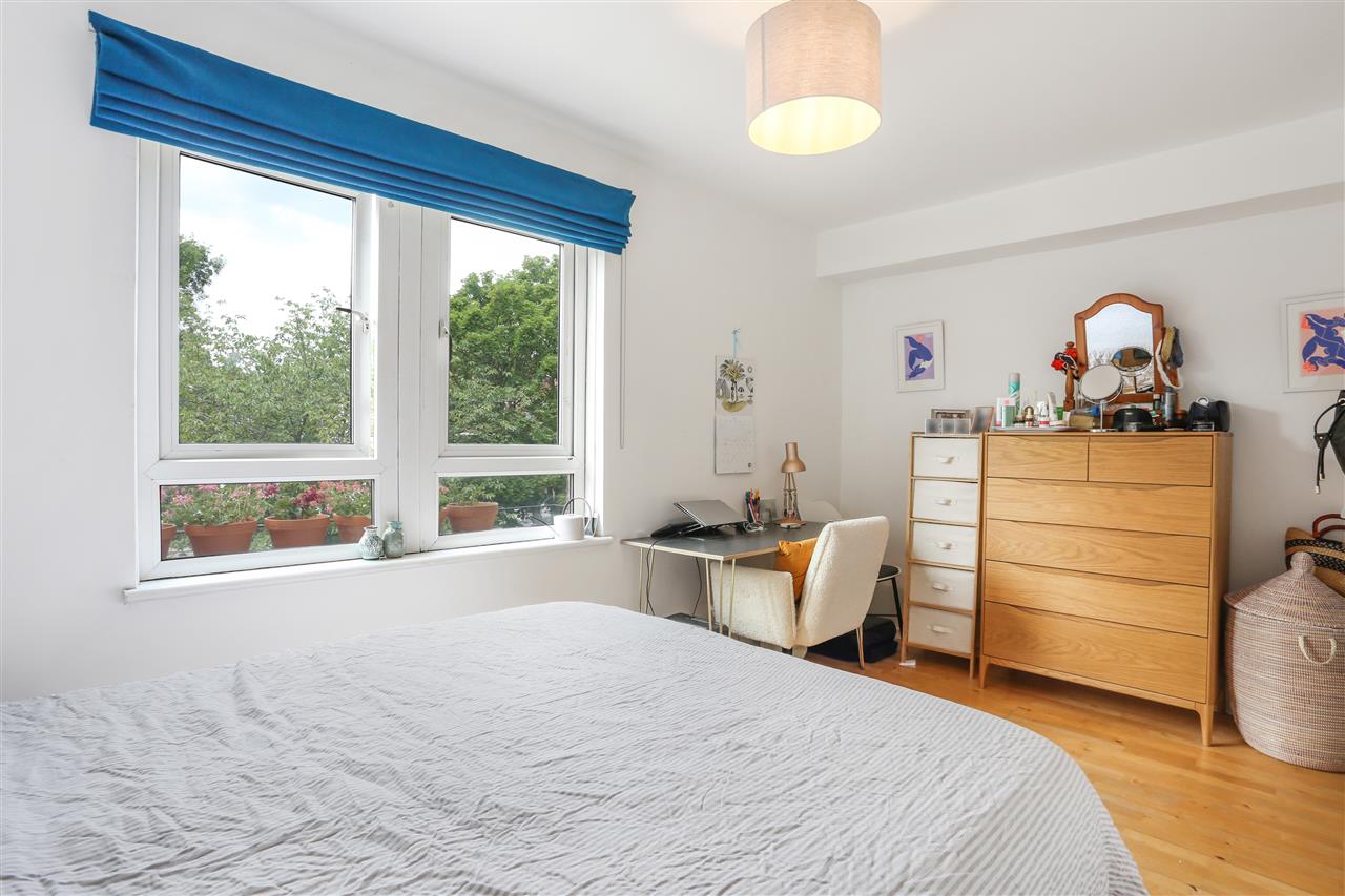 1 bed flat for sale in Brecknock Road  - Property Image 4