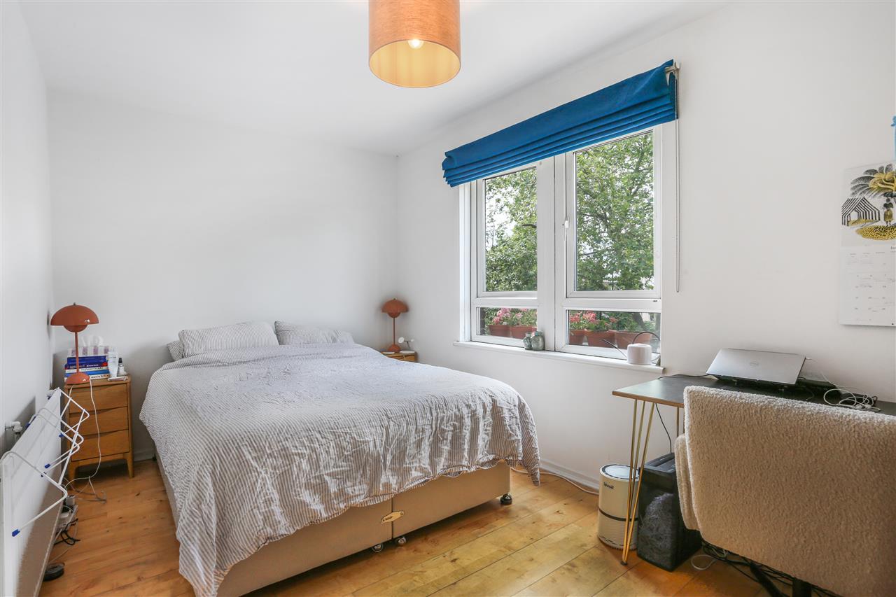 1 bed flat for sale in Brecknock Road 4