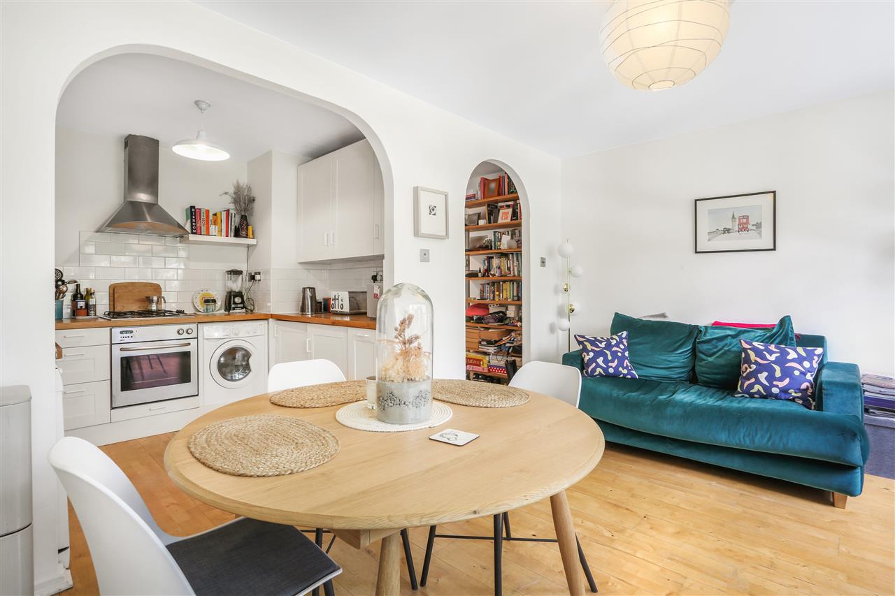 1 bed flat for sale in Brecknock Road 6