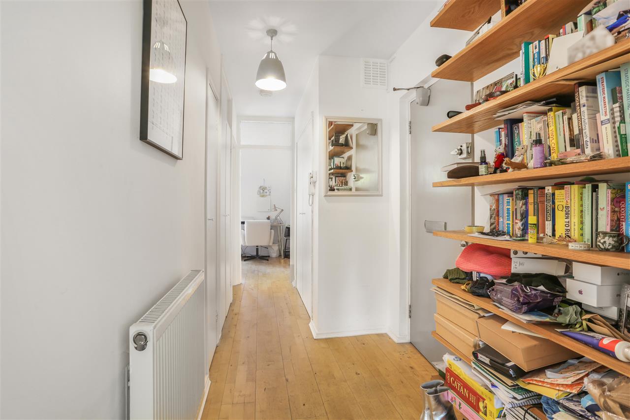 1 bed flat for sale in Brecknock Road  - Property Image 9