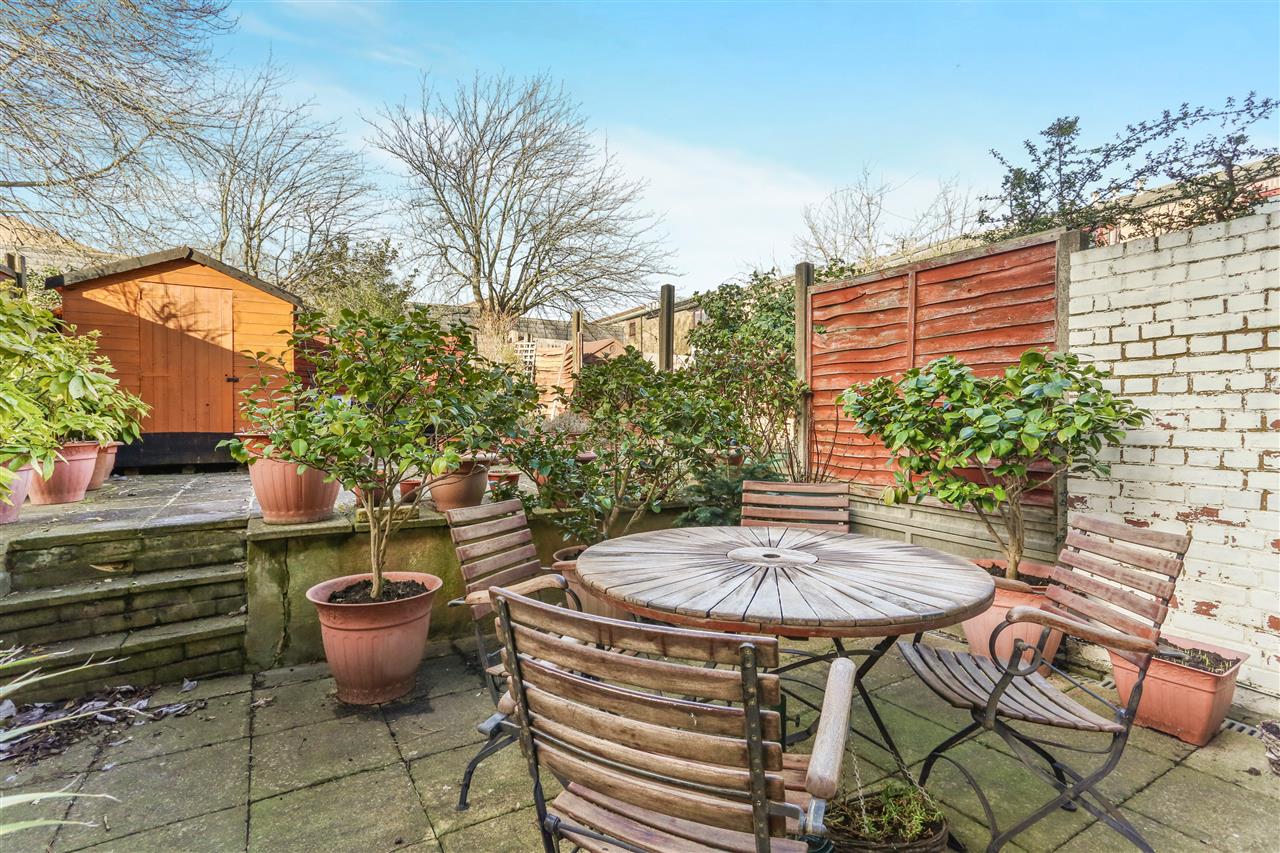 3 bed terraced house for sale in Bredgar Road 1