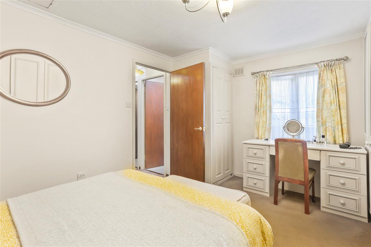 3 bed terraced house for sale in Bredgar Road 5