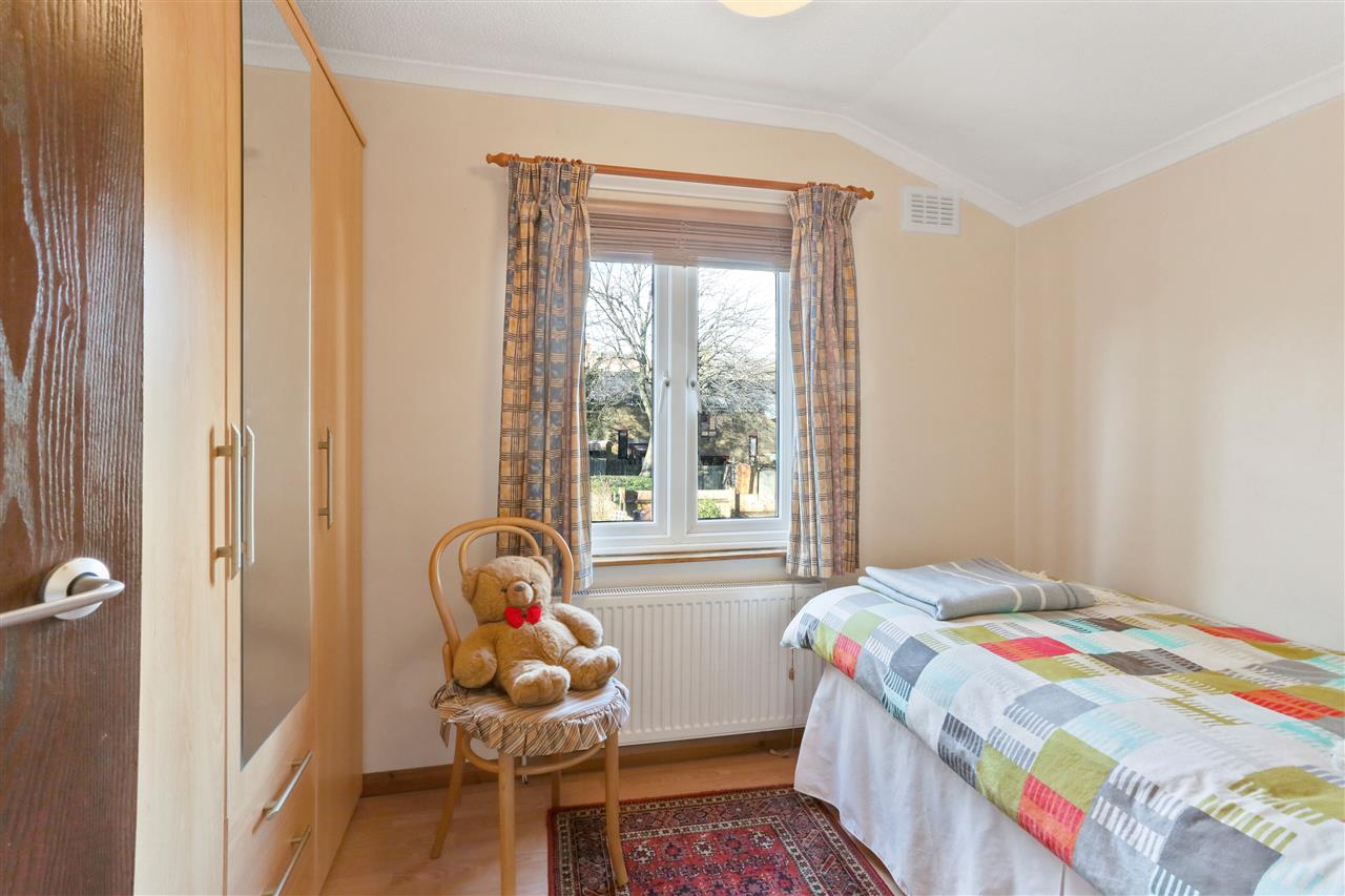 3 bed terraced house for sale in Bredgar Road 8