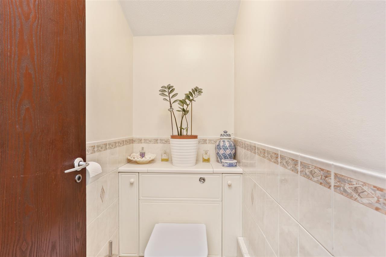 3 bed terraced house for sale in Bredgar Road 14