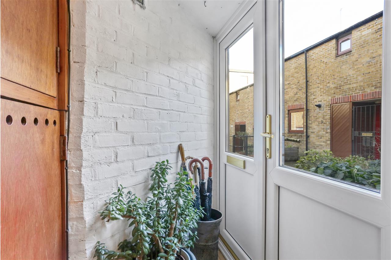 3 bed terraced house for sale in Bredgar Road 18