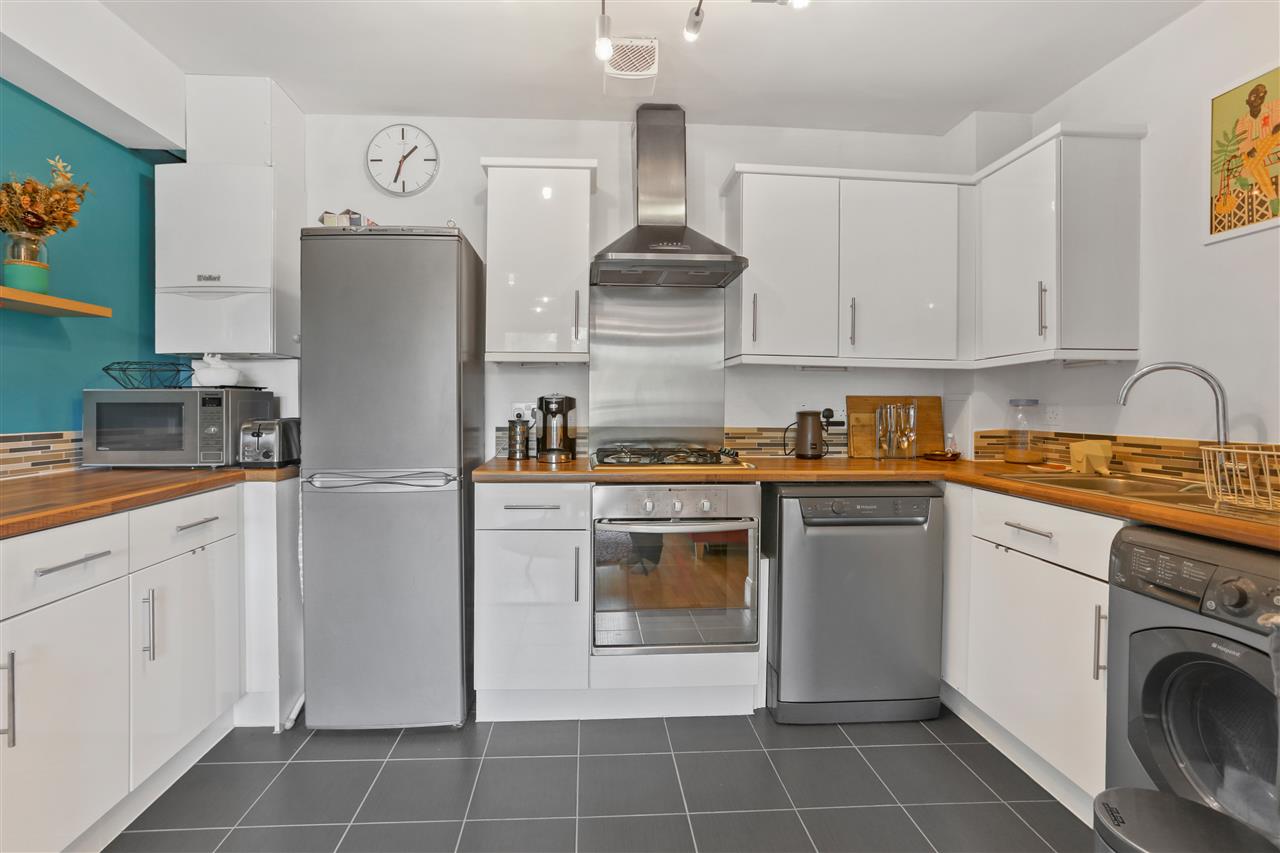 1 bed flat for sale in Junction Road  - Property Image 4