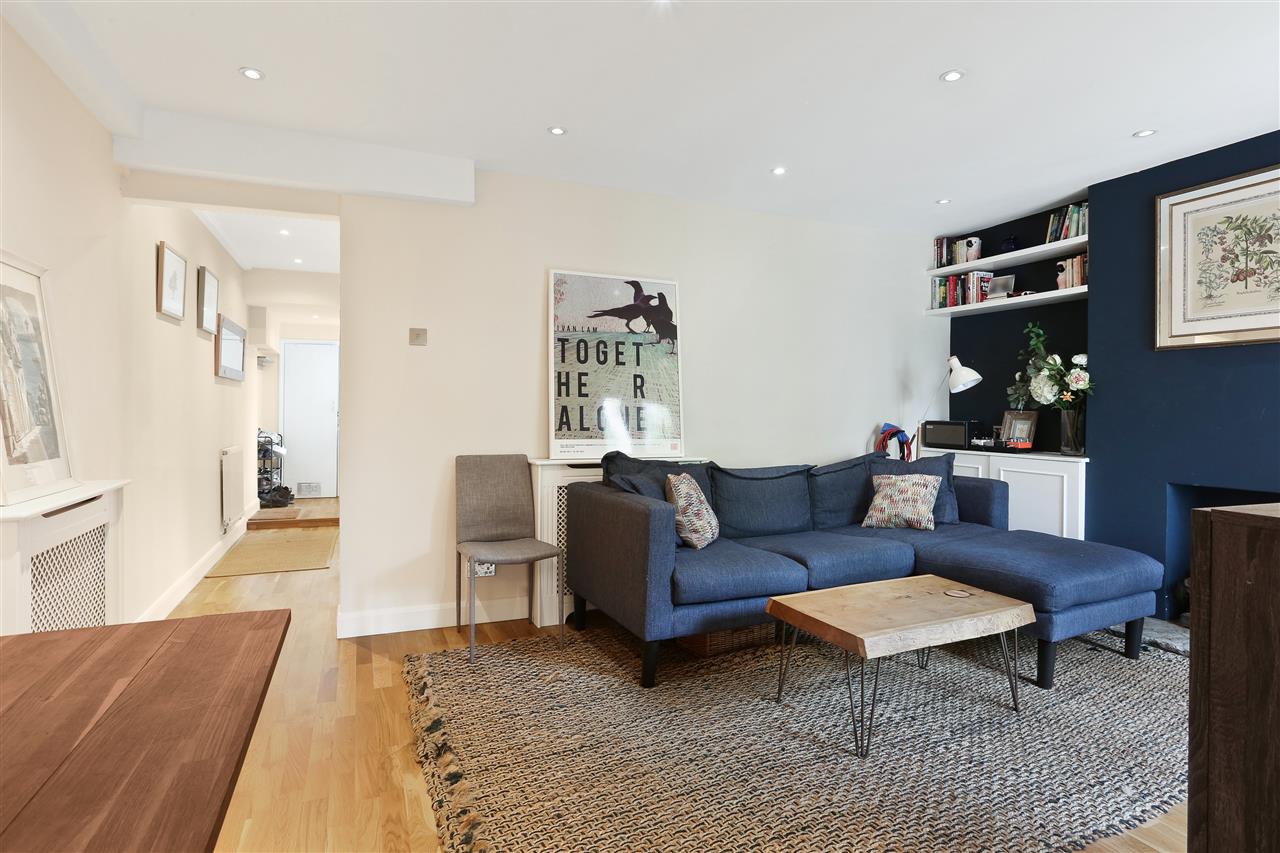 1 bed flat for sale in Hugo Road 4