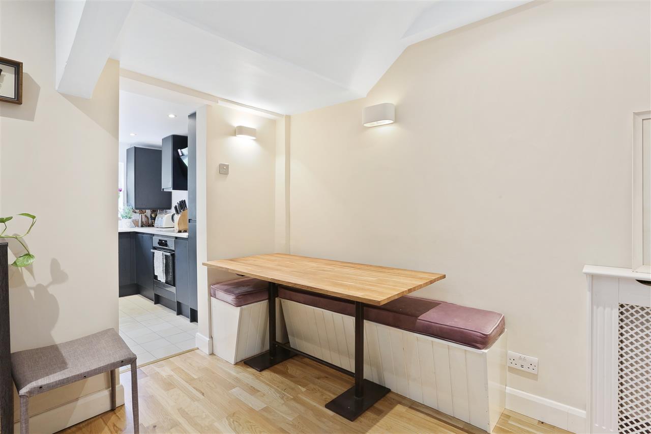 1 bed flat for sale in Hugo Road 6