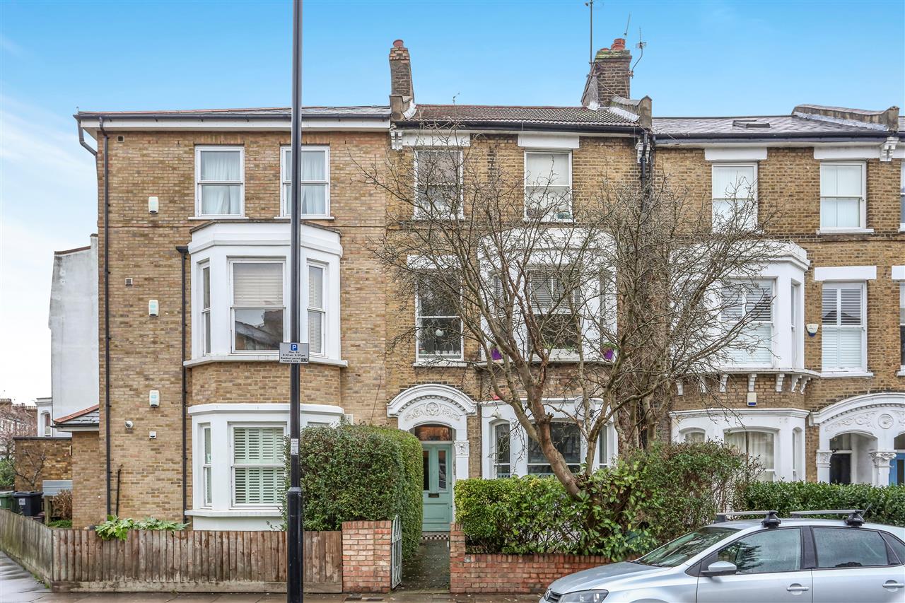 2 bed flat for sale in Tufnell Park Road 3