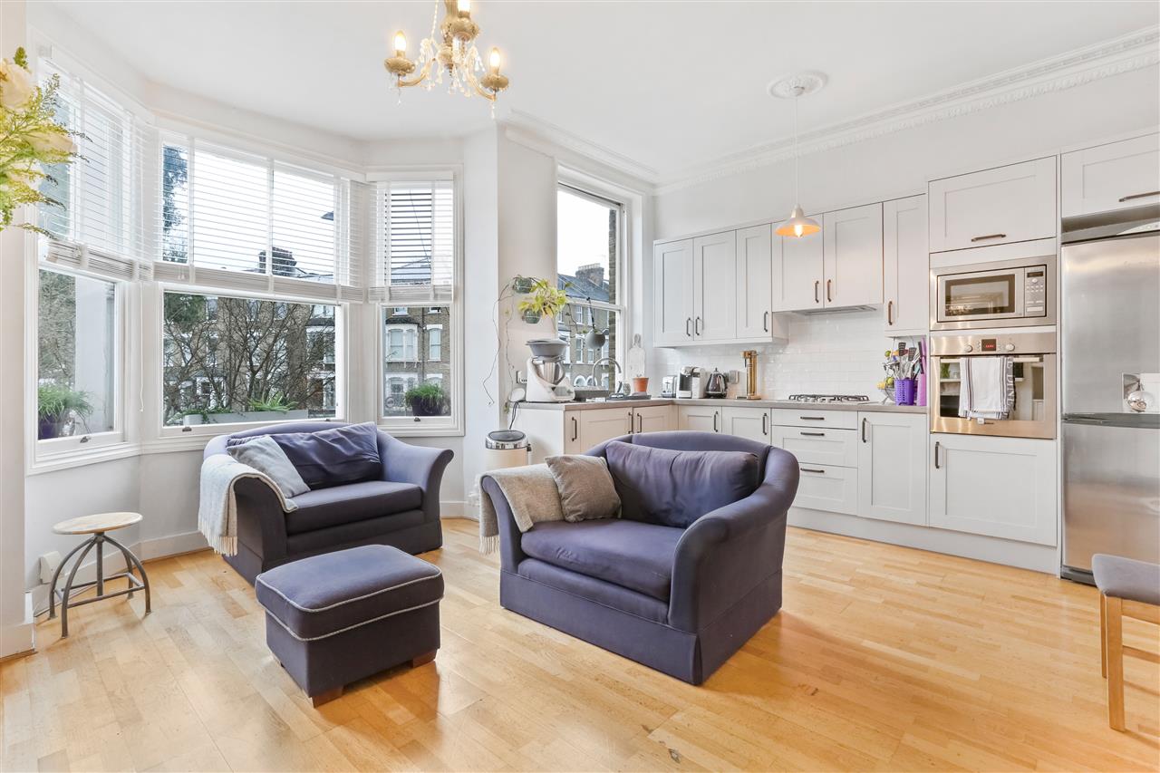 2 bed flat for sale in Tufnell Park Road 7