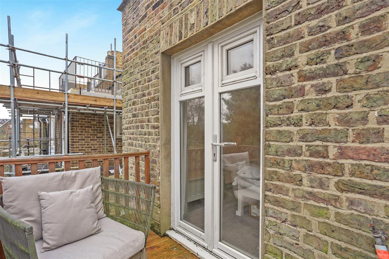 2 bed flat for sale in Tufnell Park Road 10