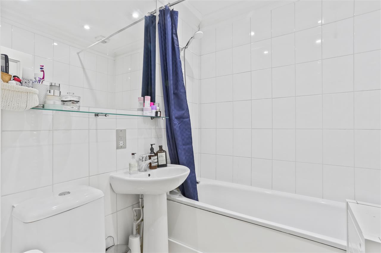 2 bed flat for sale in Tufnell Park Road 11