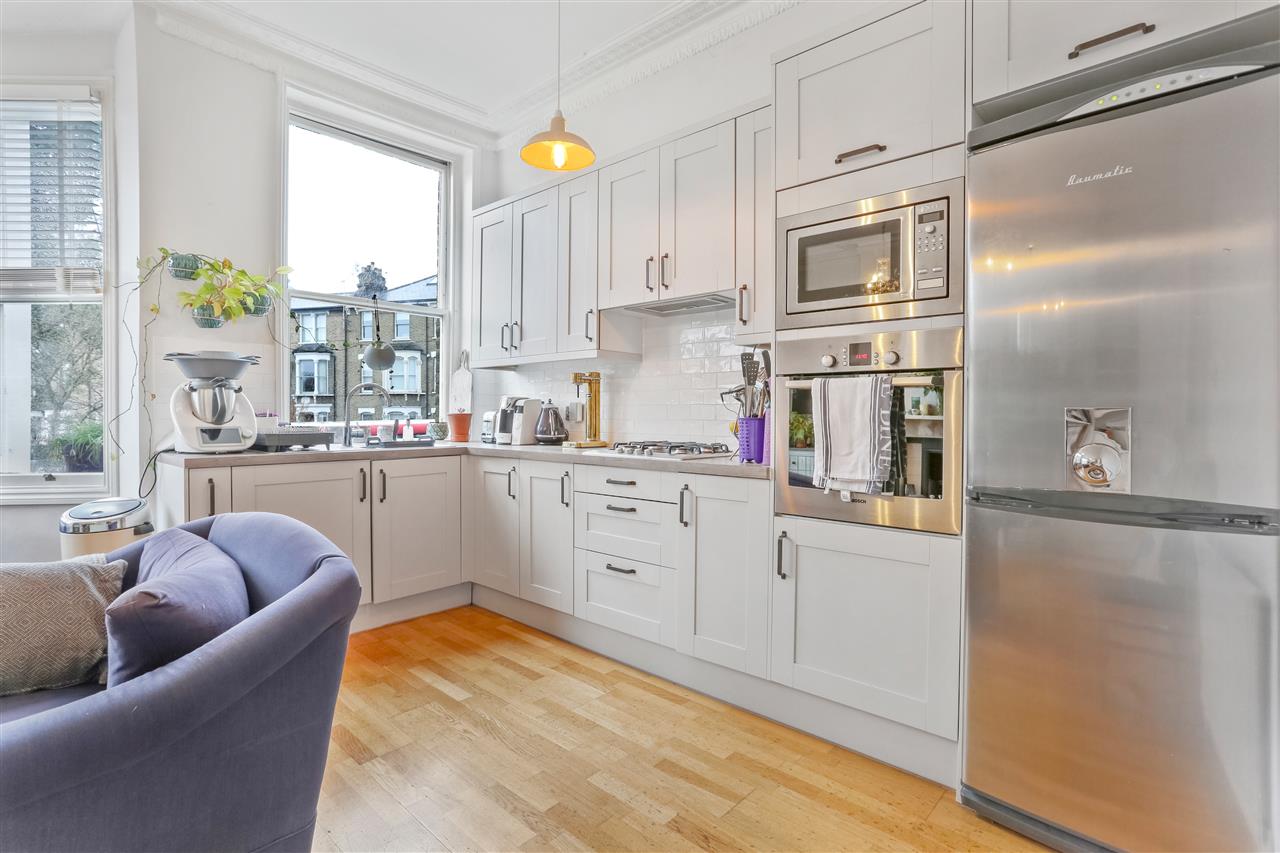 2 bed flat for sale in Tufnell Park Road  - Property Image 14