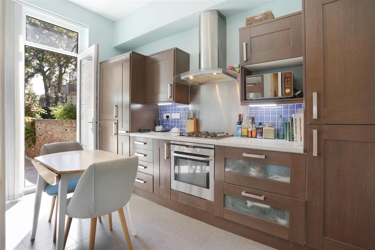 2 bed flat for sale in Tufnell Park Road 2
