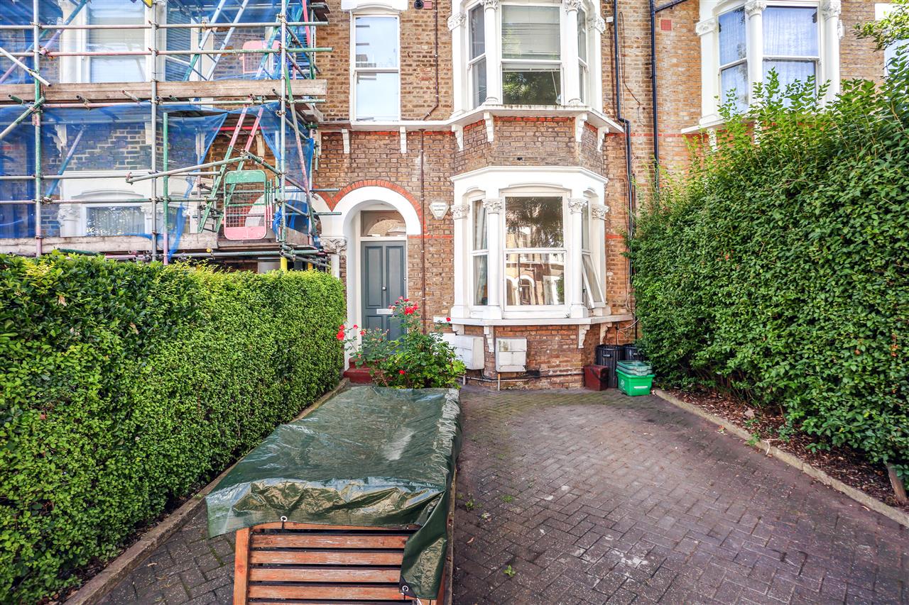 2 bed flat for sale in Tufnell Park Road 4
