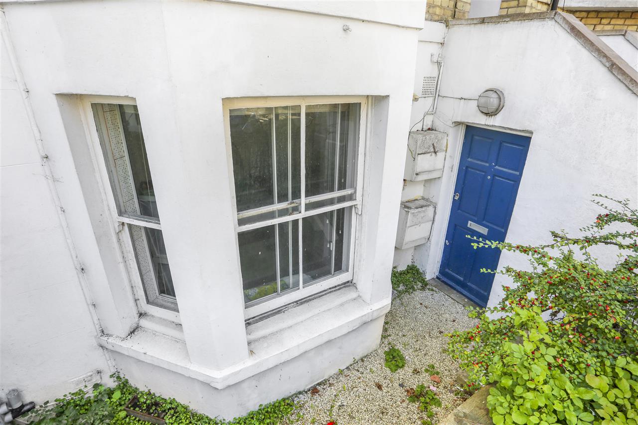 2 bed flat for sale in Tufnell Park Road  - Property Image 6