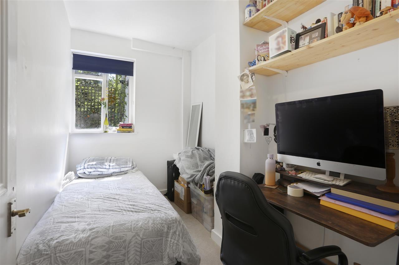 2 bed flat for sale in Tufnell Park Road 10