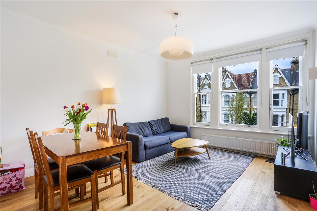 2 bed flat for sale in Yerbury Road  - Property Image 3