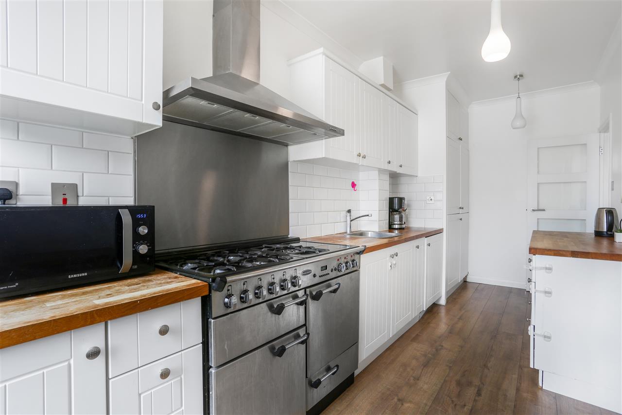 2 bed flat for sale in Yerbury Road  - Property Image 8