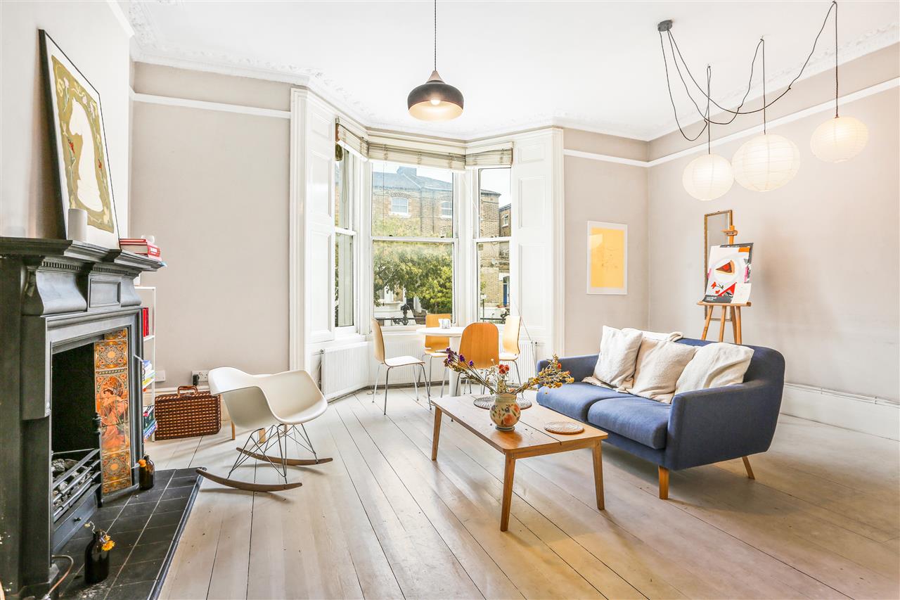 CHAIN FREE! A well presented and spacious (approximately 732 Sq Ft / 68 Sq M) raised ground floor apartment forming part of an imposing converted terraced Victorian property situated within close proximity to local shops, Tufnell Park Tavern gastro pub, local outdoor spaces and Tufnell Park ...
