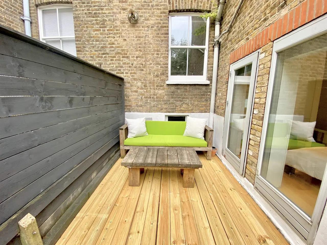 1 bed flat for sale in Southcote Road 5