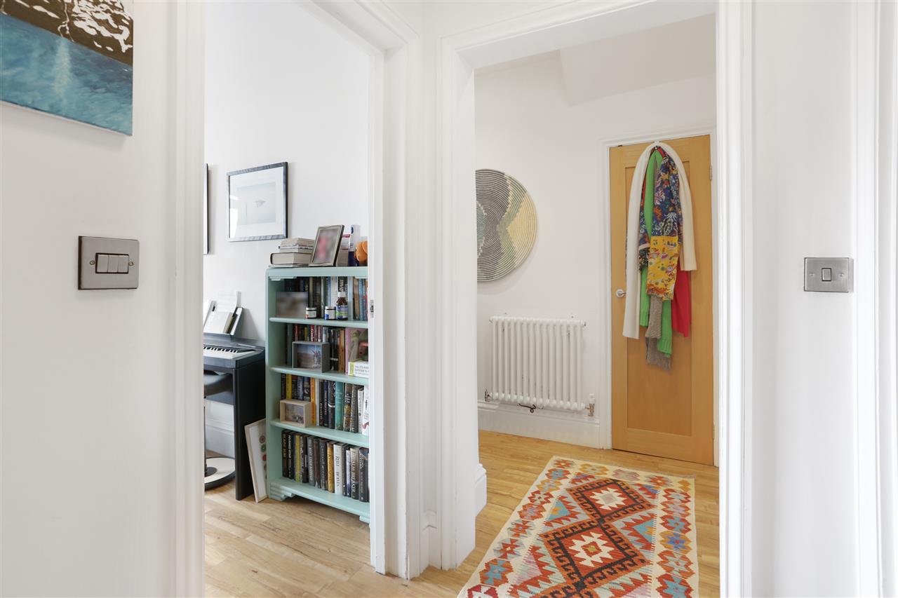 2 bed flat for sale in Brecknock Road  - Property Image 15