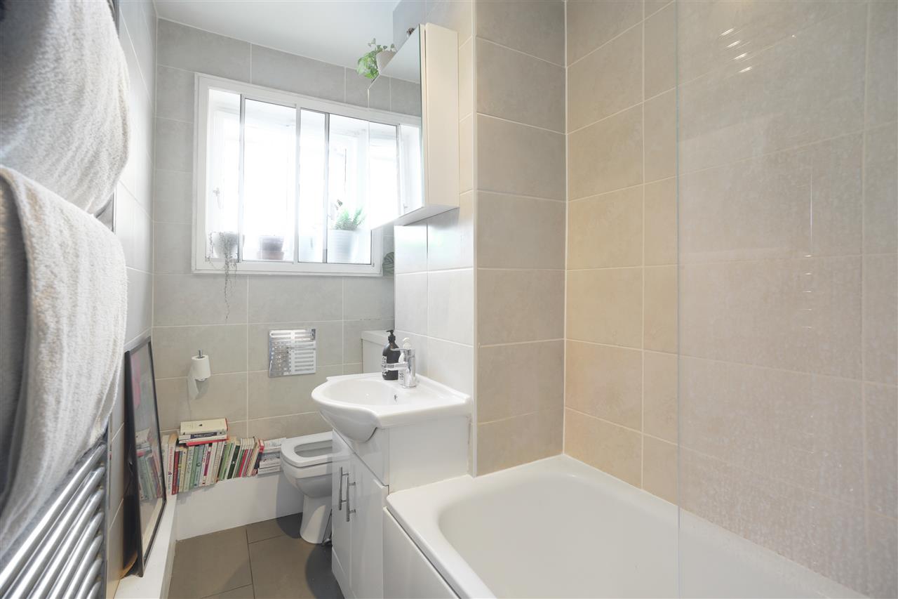 3 bed flat for sale in Chambers Road 3