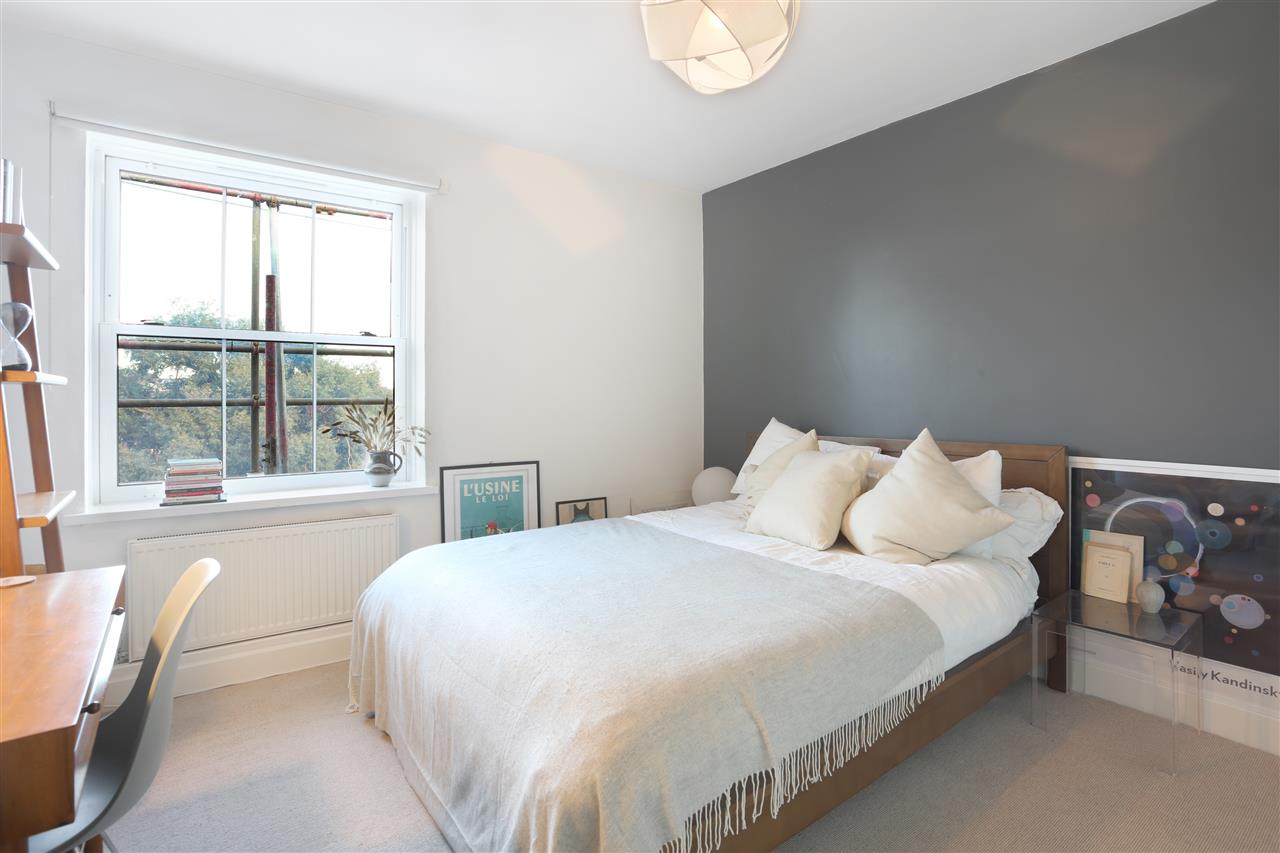 3 bed flat for sale in Chambers Road 7