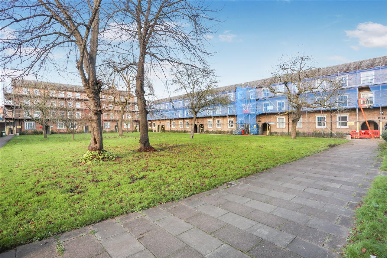 3 bed flat for sale in Chambers Road 13
