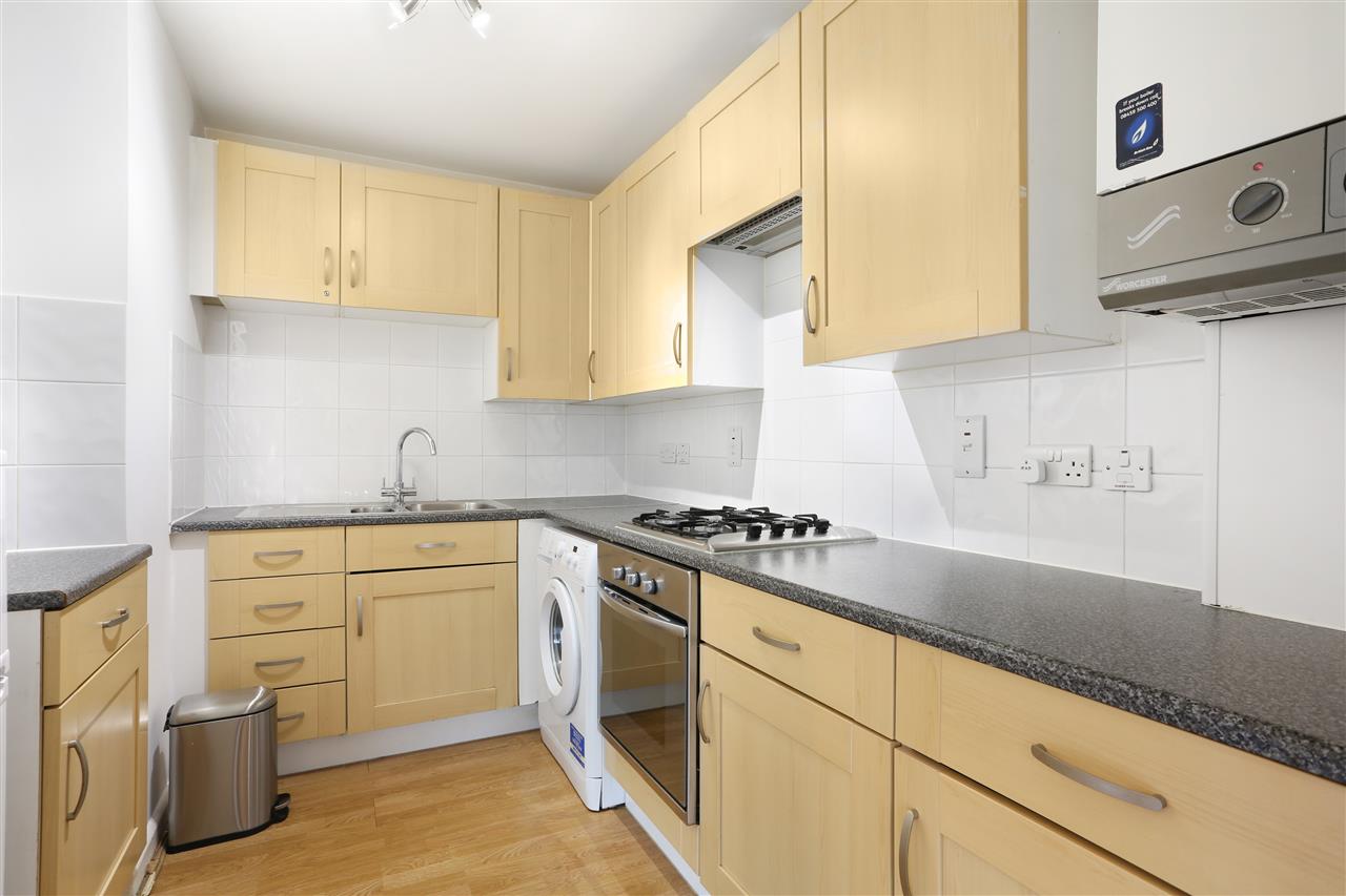 1 bed flat for sale in Dalmeny Avenue 2